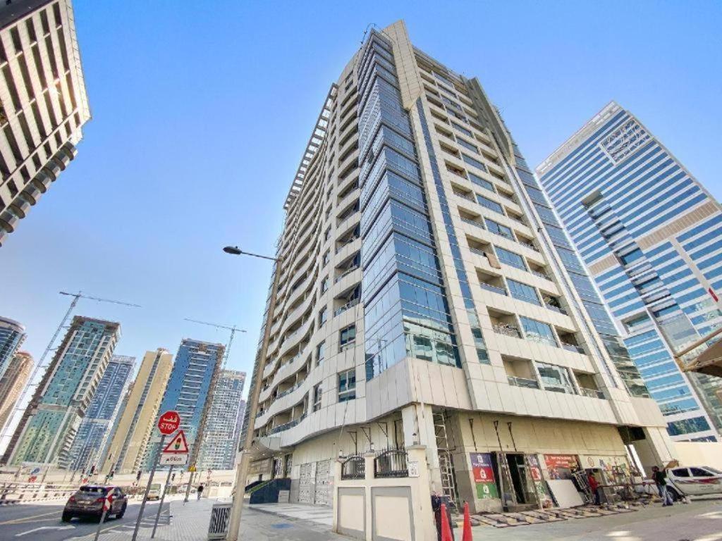 Apartamento Royal Manor- Marina Diamond 2 Dubái Exterior foto